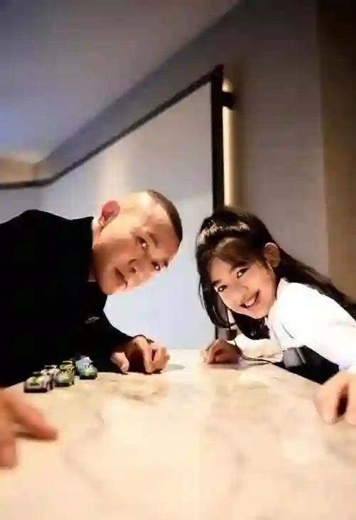 女儿11岁成“小戏骨”，继承父母好基因，考古聂远老婆晒幸福合照