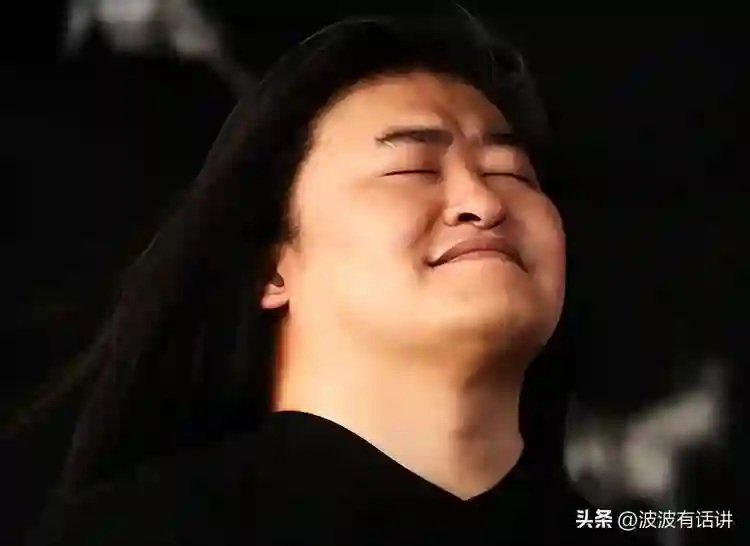 61岁刘欢晚年生活：父母离世女儿未婚，被“不死癌症”困扰多年