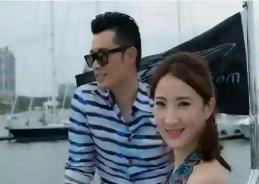 与陈赫离婚10年后，官宣喜讯的许婧，活成了前夫高攀不起的模样