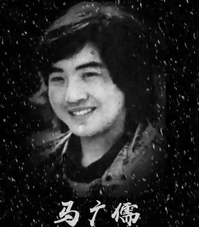 他入戏太深自诩是贾宝玉，追求陈晓旭被拒，32岁酗酒暴病永远离开