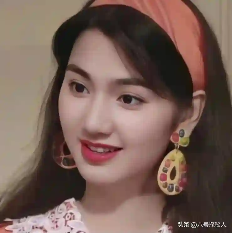 被大佬捧上位，与富商闪婚闪离，未婚生子遭抛弃的她，后来怎样？