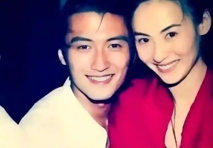 演唱会这4天，谢霆锋与儿子越发亲密，张柏芝一反常态，回忆旧事