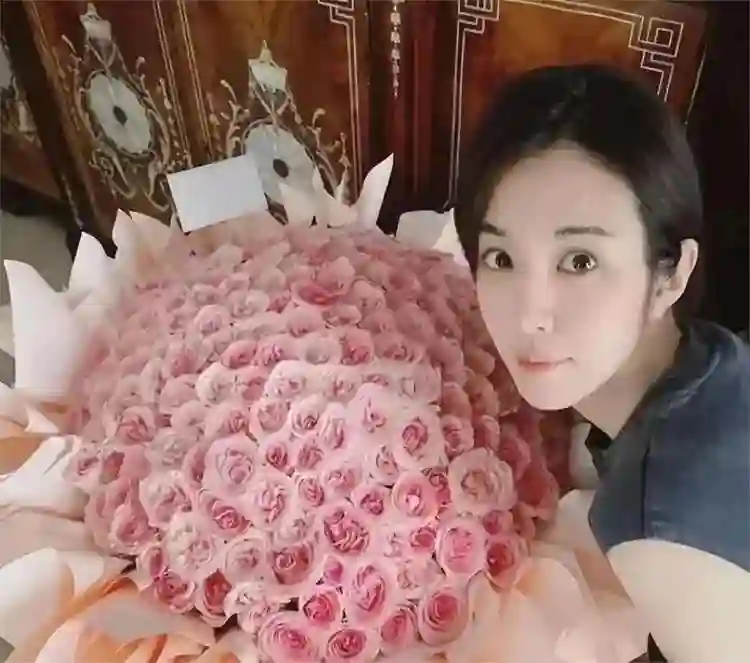 王晓晨来自上戏04级，看到她的同学，才知“只有我不红”的含金量