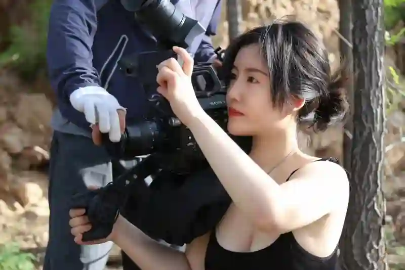 李珈西三次亮相北影节，携电影《温柔》尽显女性魅力
