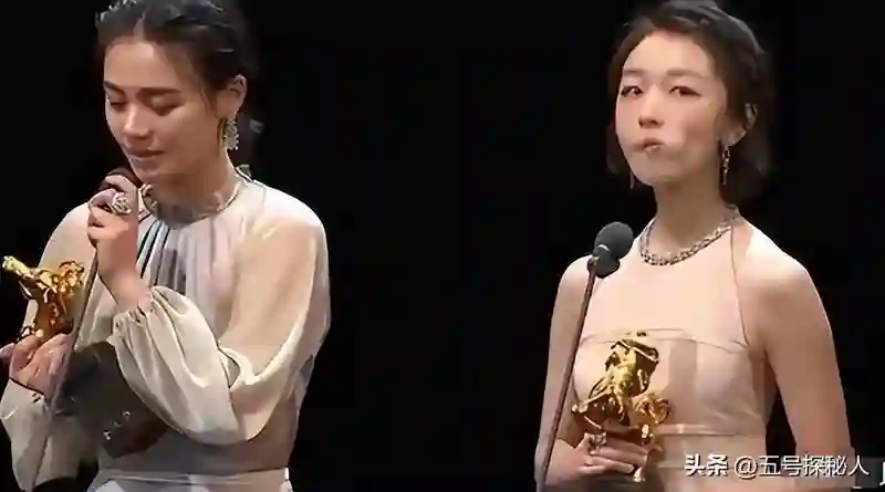 一手好牌打碎！三金影后周冬雨，因缺乏教养付出代价