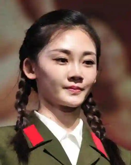 冯小刚直言：她太能装了，永远红不了，更别说拿奖了