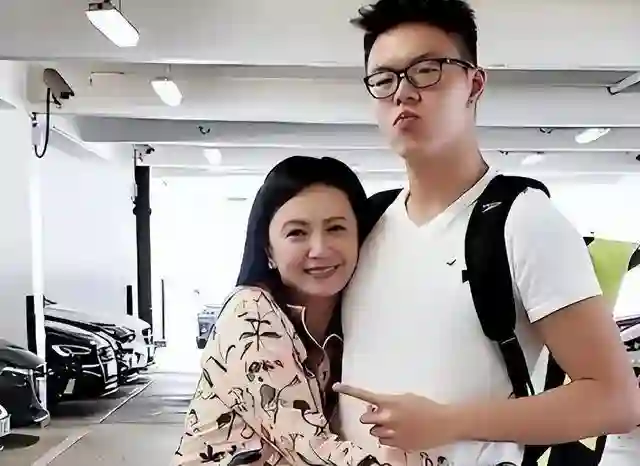 梁朝伟两任女友大对比 再看59岁曾华倩和刘嘉玲 才知道两人差在哪里