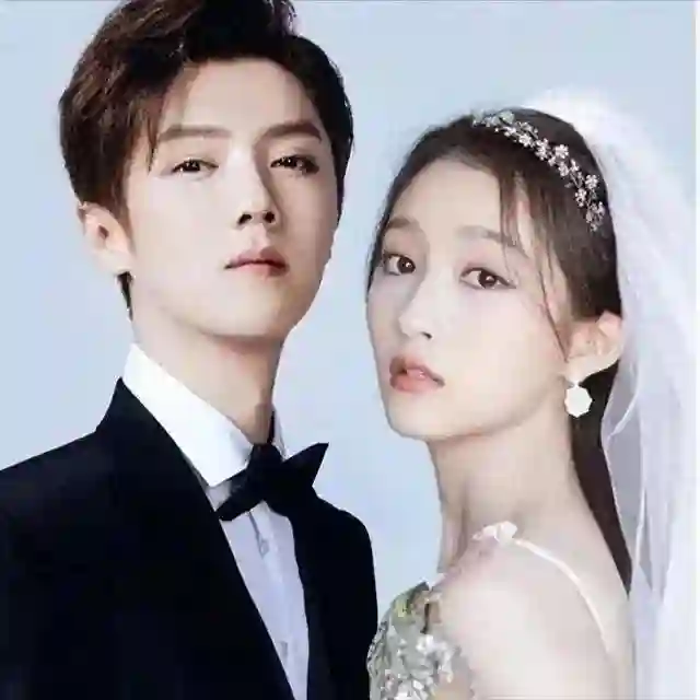 鹿晗演唱会独缺关晓彤，七年情感成谜，舞台大屏暗藏玄机