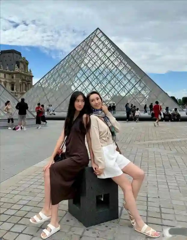 明星带娃过暑假，孙俪一家上山下海，董璇女儿跳舞惊艳，钟丽缇女儿似明星