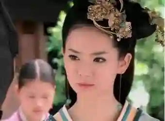 花钱如流水的4位女星：有钱也养不起，她们的高消费你想都不敢想