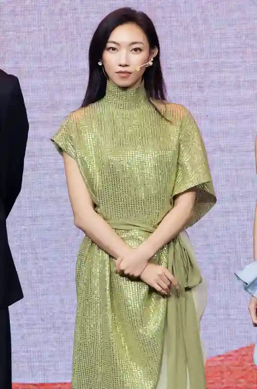 《中国妇女报》评<em>那尔那茜</em>事件：彻查<em>那尔那茜</em>舆情是守护公平正义