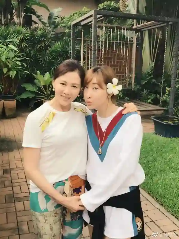 王一博于适背后的女大佬，电影圈最会赚钱的制片人陈祉希
