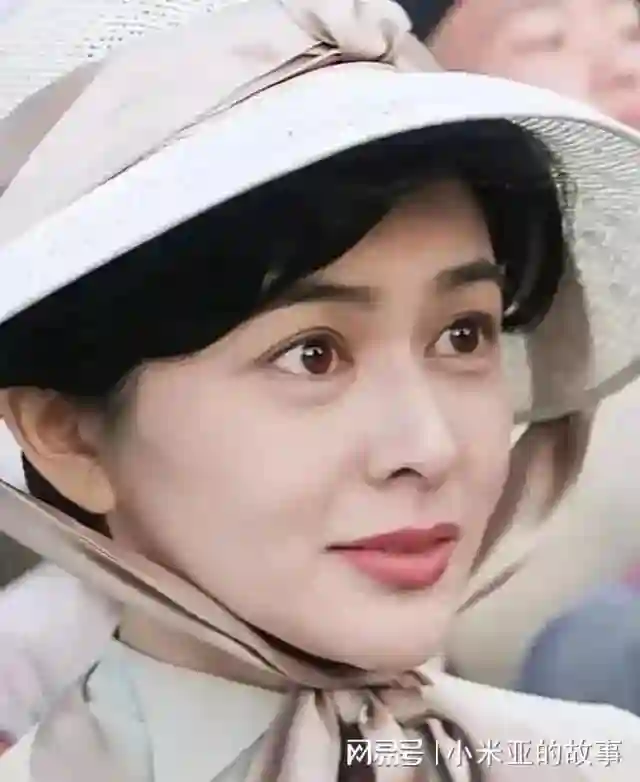 住着上亿豪宅，却无儿无女靠弟弟养老，63岁的关之琳后悔了吗
