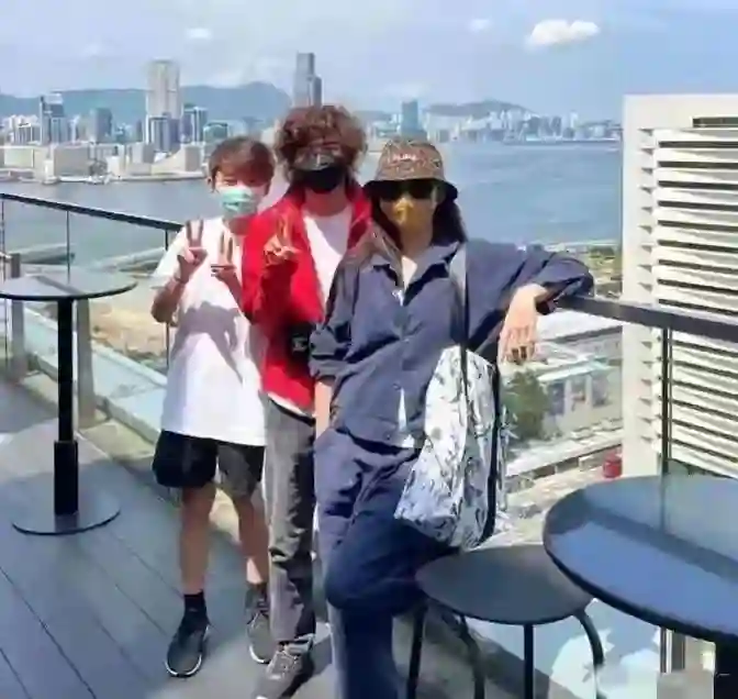 王菲做梦都没想到，14年后谢霆锋会心系两个儿子，张柏芝成赢家