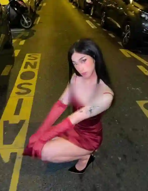 伊能静儿子穿肚兜逛街，网友：生儿变育女，庾澄庆：快乐就好