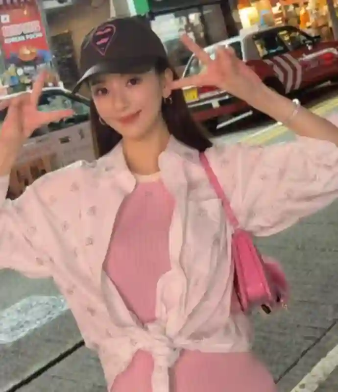 方媛看老公演唱会！待遇升级坐包厢配三个保镖，郭富城赚钱动力足