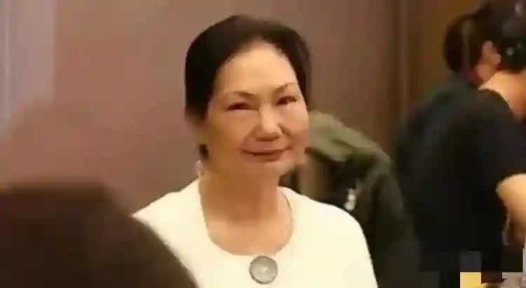 突发！S妈身体异常，打了强心针，大姐对外发声，暗指汪小菲