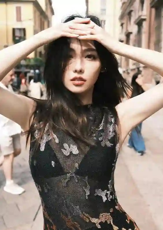 一手好牌打稀烂！疯马秀仅过一年半，张嘉倪近况曝出，一点不意外