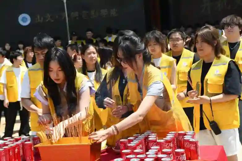 青春励志电影《校招》正式开机