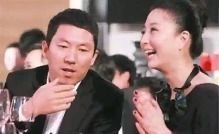 殷桃：演员中的女老板，有过多段情史，如今早已过上神仙般的生活