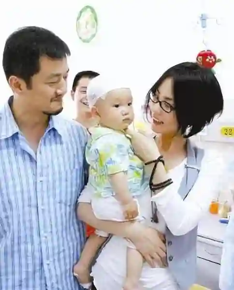 就连王菲都没想到，负债上亿的前夫李亚鹏，走上了一条“上坡路”