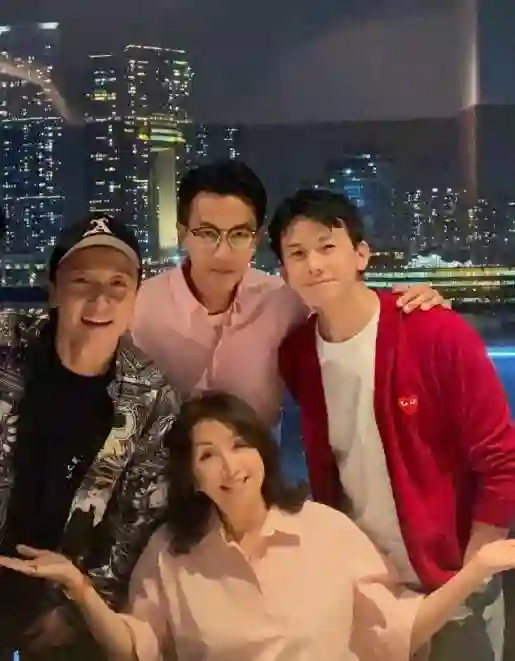 刘恺威方力申陈宇琛陈秀珠时隔20年相聚 该剧灵魂人物健康堪忧