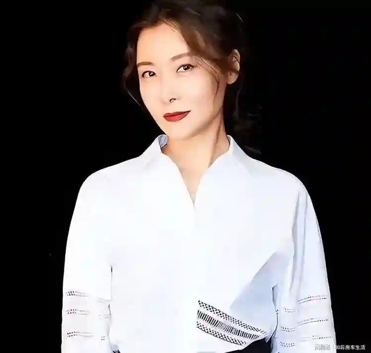 柯蓝52岁选择丁克生活，李亚鹏对她的态度引关注
