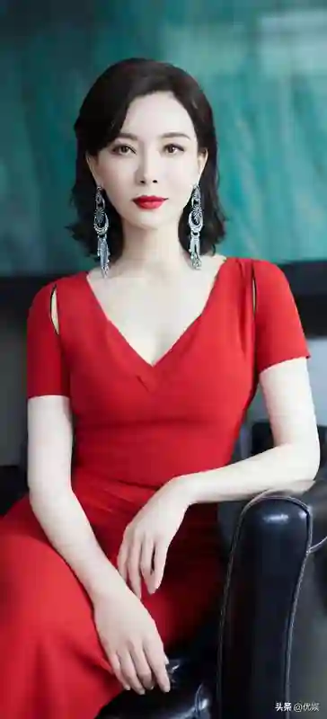 岁月成就美丽韵，年龄无碍风采增，细数迷人女星魅力