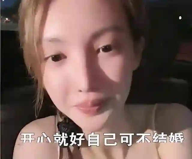 情史混乱、整容上瘾，这一次，谁都救不了鼻歪嘴斜的资源咖金晨！