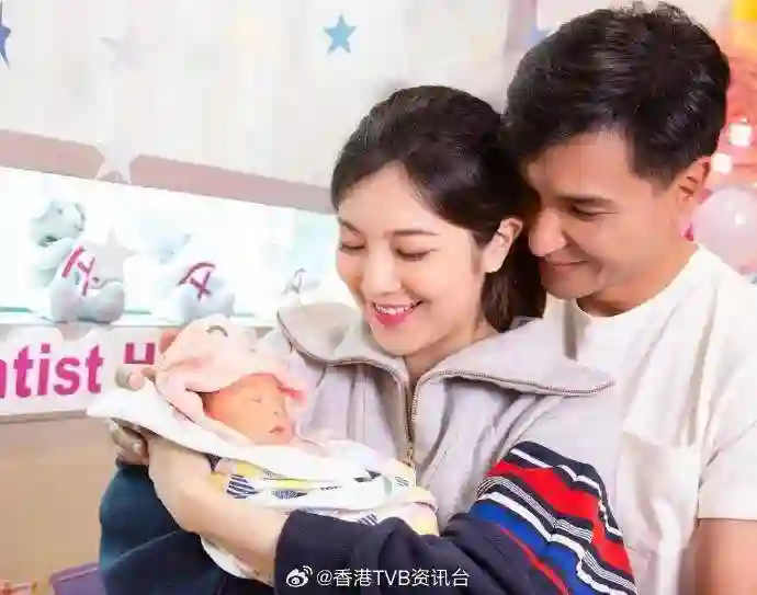 48岁TVB视帝爱妻患怪病缠扰逾月！网民猜测患一病需长期服药