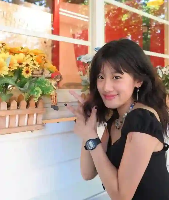 贾静雯女儿晒照，梧桐妹摘掉鼻环，卸了浓妆，美回19岁该有的样子
