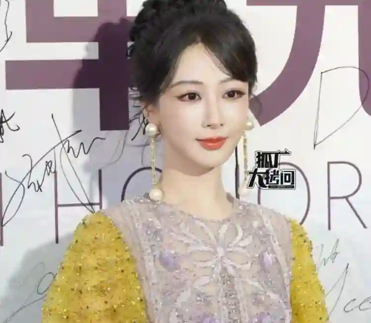 当32岁杨紫和42岁孙俪站在一起，我才彻底明白，气质远胜于美貌
