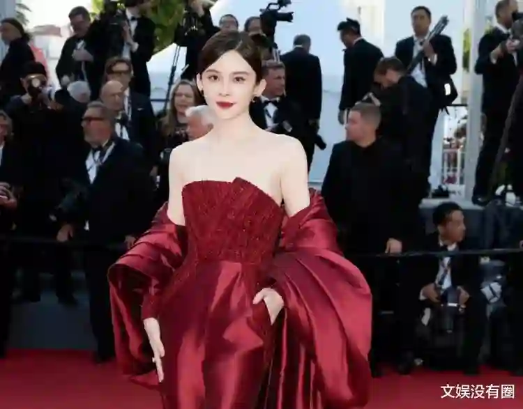 赵樱子阿汤哥握手被嘲，姜尘发文力挺：嫉妒心太可怕！