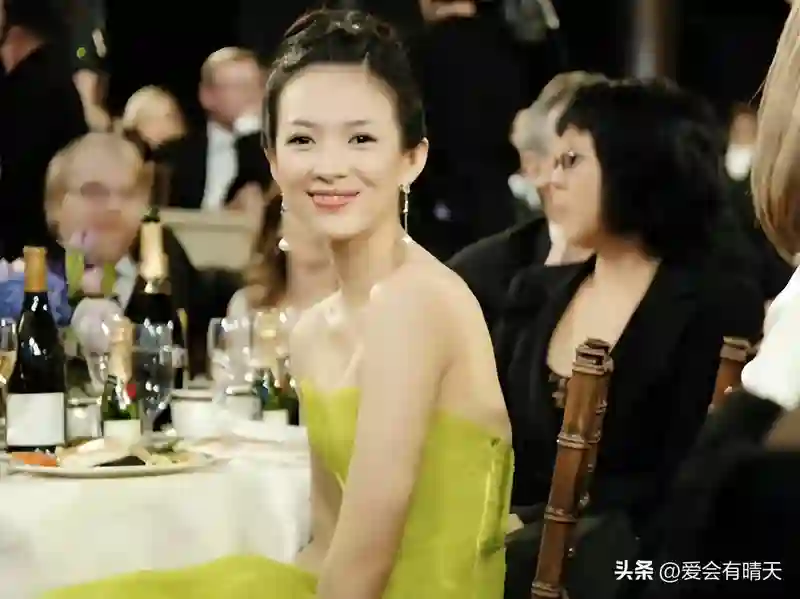 离婚一年半后，章子怡实力回归，证明：没有汪峰，娱乐圈照样体面