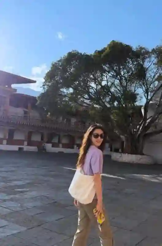 刘强东老婆晒素颜照依旧美，32岁章泽天脸上斑点多，没有名人包袱
