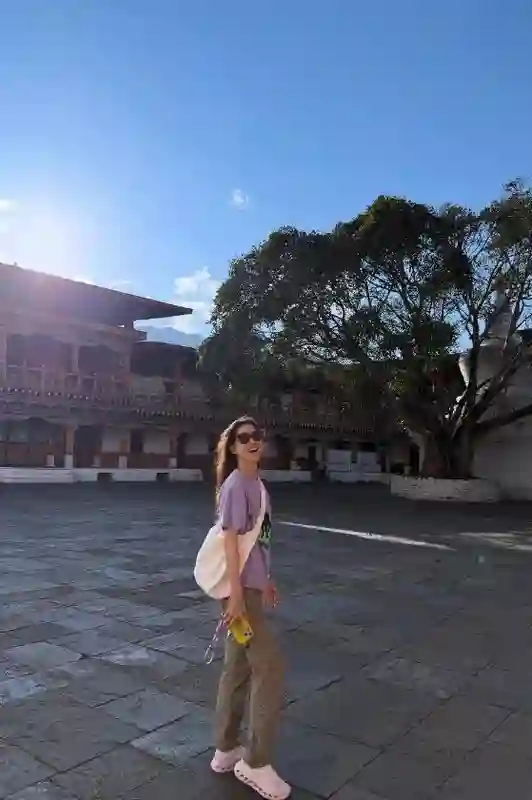 刘强东老婆晒素颜照依旧美，32岁章泽天脸上斑点多，没有名人包袱