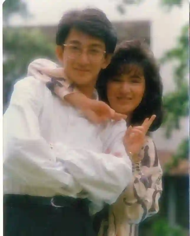 绝世好男人吴启华：每月给离婚妻子20万，还带前妻、前岳母去旅游