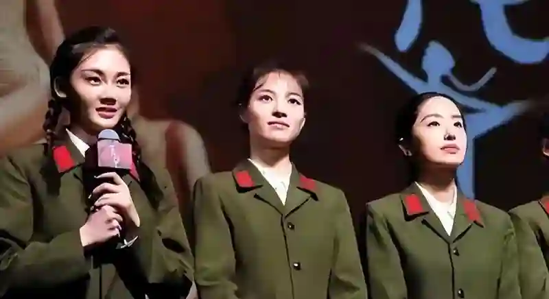 嫁给郑恺五年后，冯小刚直言苗苗虚伪，竟踏上新的人生轨迹