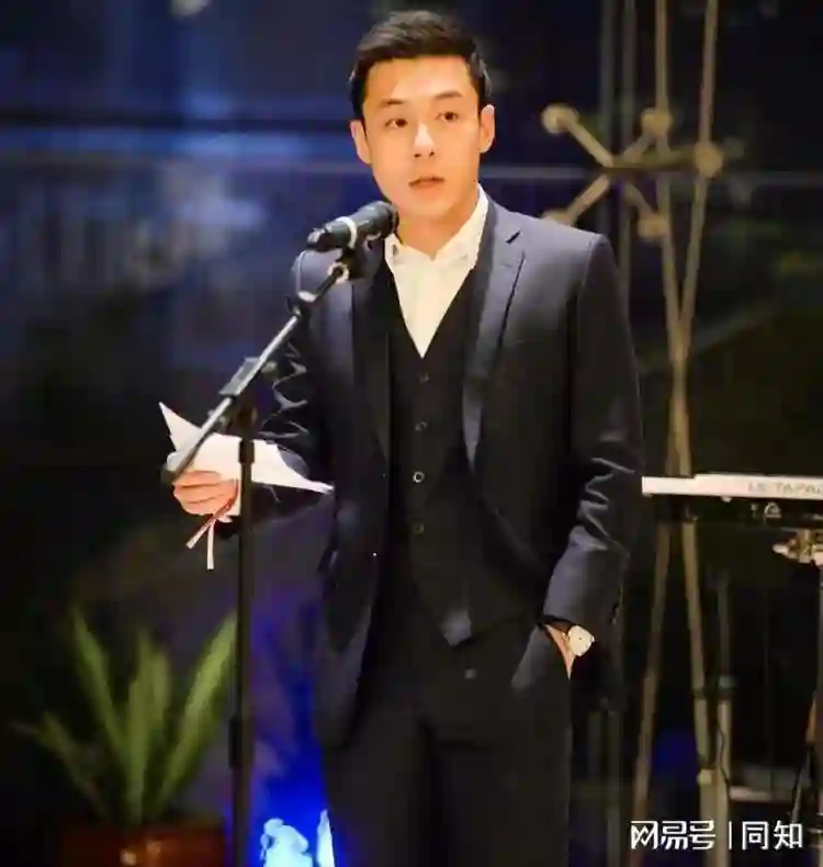 霍震霆曝小儿子已完婚，很满意泰国儿媳，网友：就霍启山孤身一人
