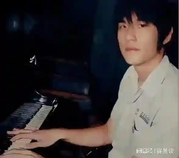 46岁周杰伦近况曝光，脸部憔悴走路需要人扶，刘畊宏的话应验了