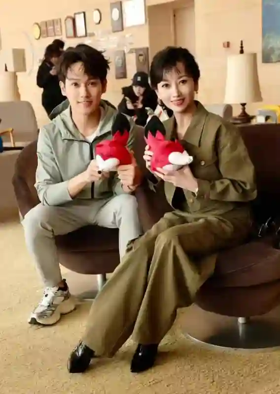 赵雅芝儿子，年近40还在啃老，还大胆拉踩“我妈就是个家庭主妇”