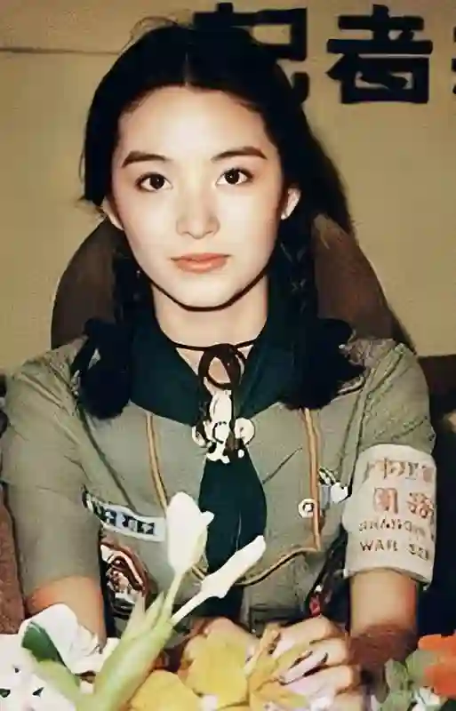 林青霞和10位女星的25张合照，看完了，才明白绝色与漂亮的差异