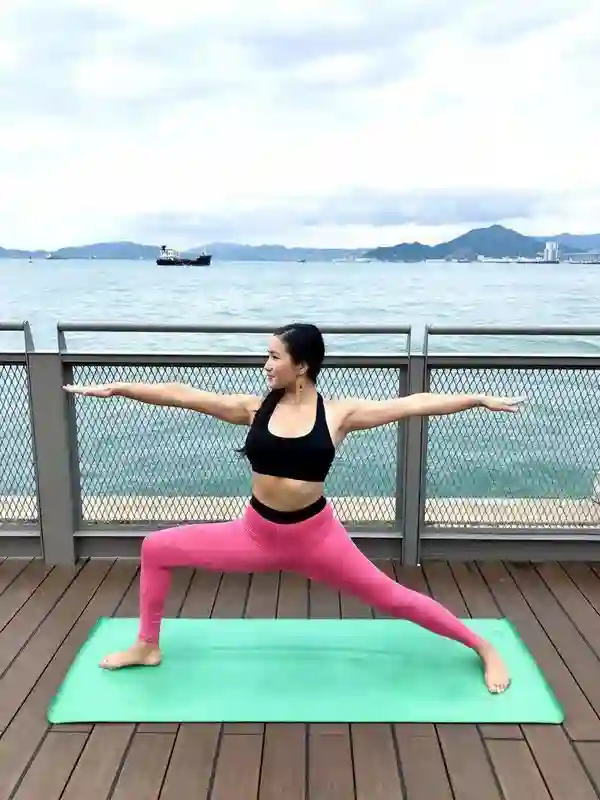 郑佩佩女儿近况曝光：和妈妈超像，在美国当老师，混血儿子很可爱