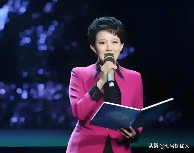 至今未嫁的4位央视女主持，个个情史干净，最大52岁最小35岁