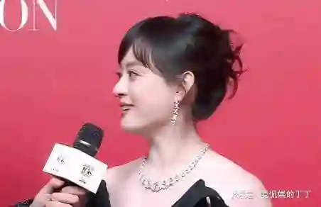 上海芭莎生图太真实，林志玲皮包骨，宋佳嫩了，被压轴的杨幂抢镜