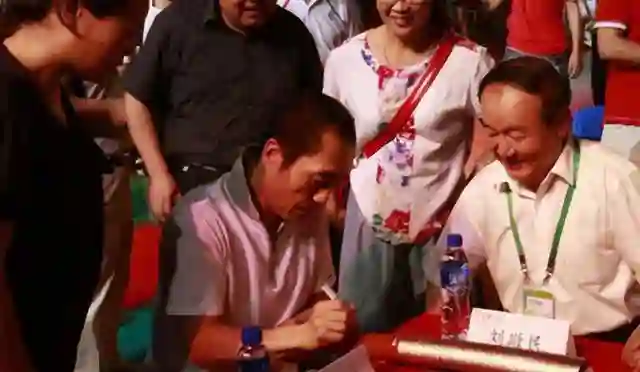 张艺谋：我最愧疚的不是巩俐，更不是陈婷，而是为我终身瘫痪的她