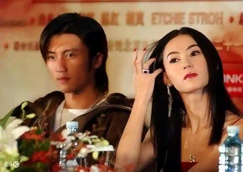6对男星势同水火：王思聪汪小菲互怼，富二代恩怨深