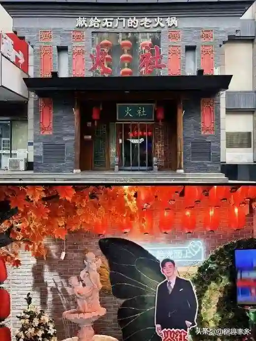 33岁邓伦被偶遇出行，独自开车拿东西，此前被曝结婚开启新生活