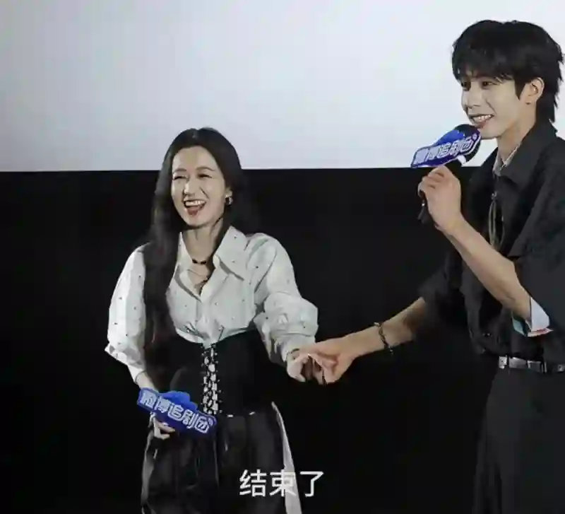 这两张脸谈恋爱，怎么可能有人反对？
