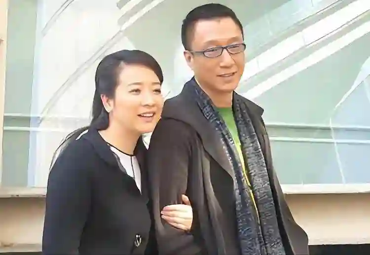 国家一级演员分居15年不离婚，轮椅丈夫默默承受，儿子也成演员